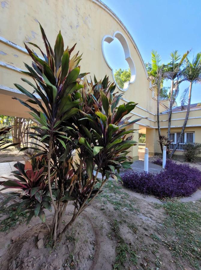 Hotel Portico Norte Tartagal エクステリア 写真