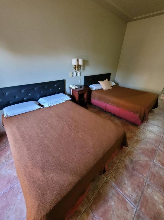 Hotel Portico Norte Tartagal エクステリア 写真