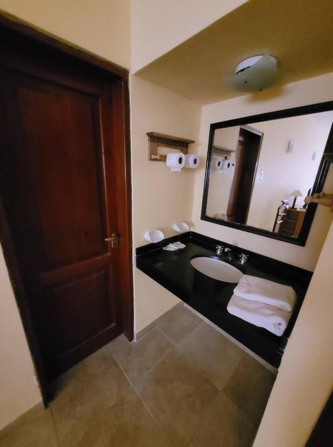 Hotel Portico Norte Tartagal エクステリア 写真